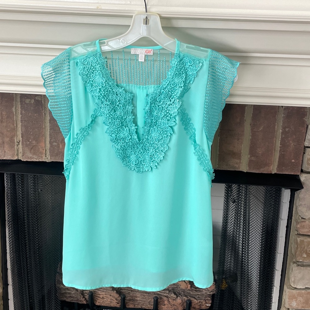New! GB Aqua Lace Trim Sleeveless Top!